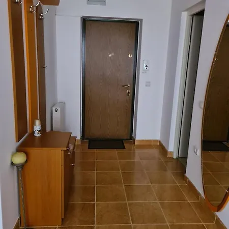 Laura Apartment *